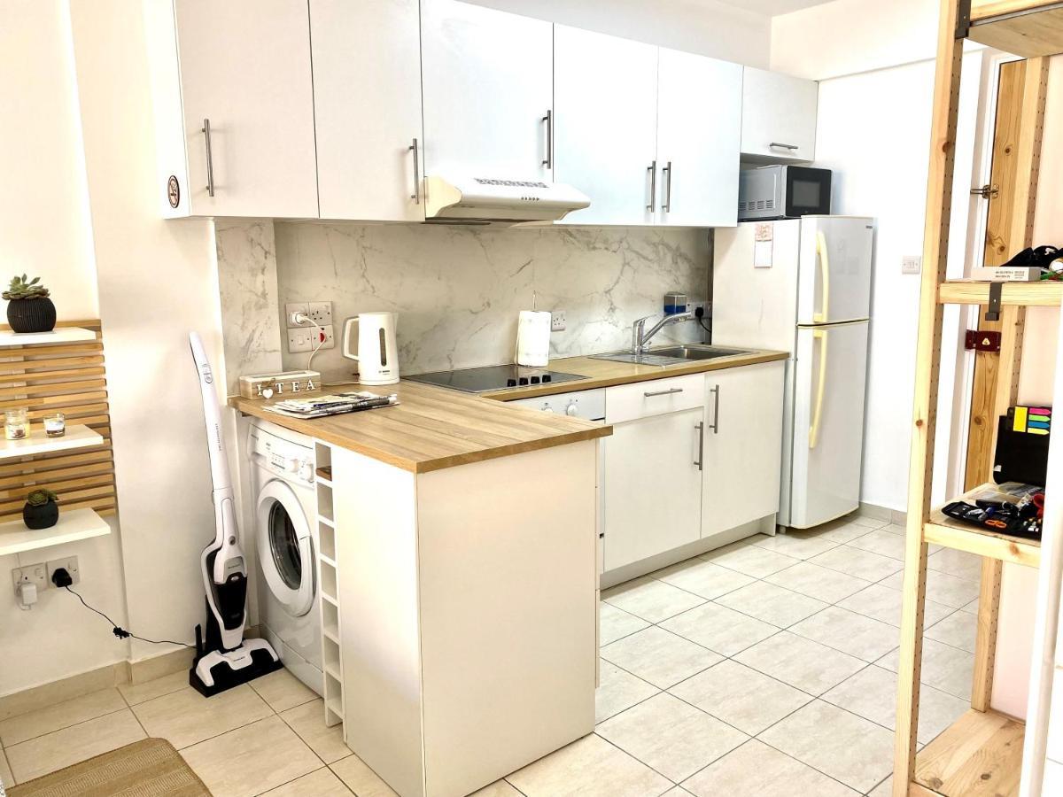 Ev Zin:Cozy, Newly Rennovated, Studio, Swimming Pool B102 Paphos Exterior photo